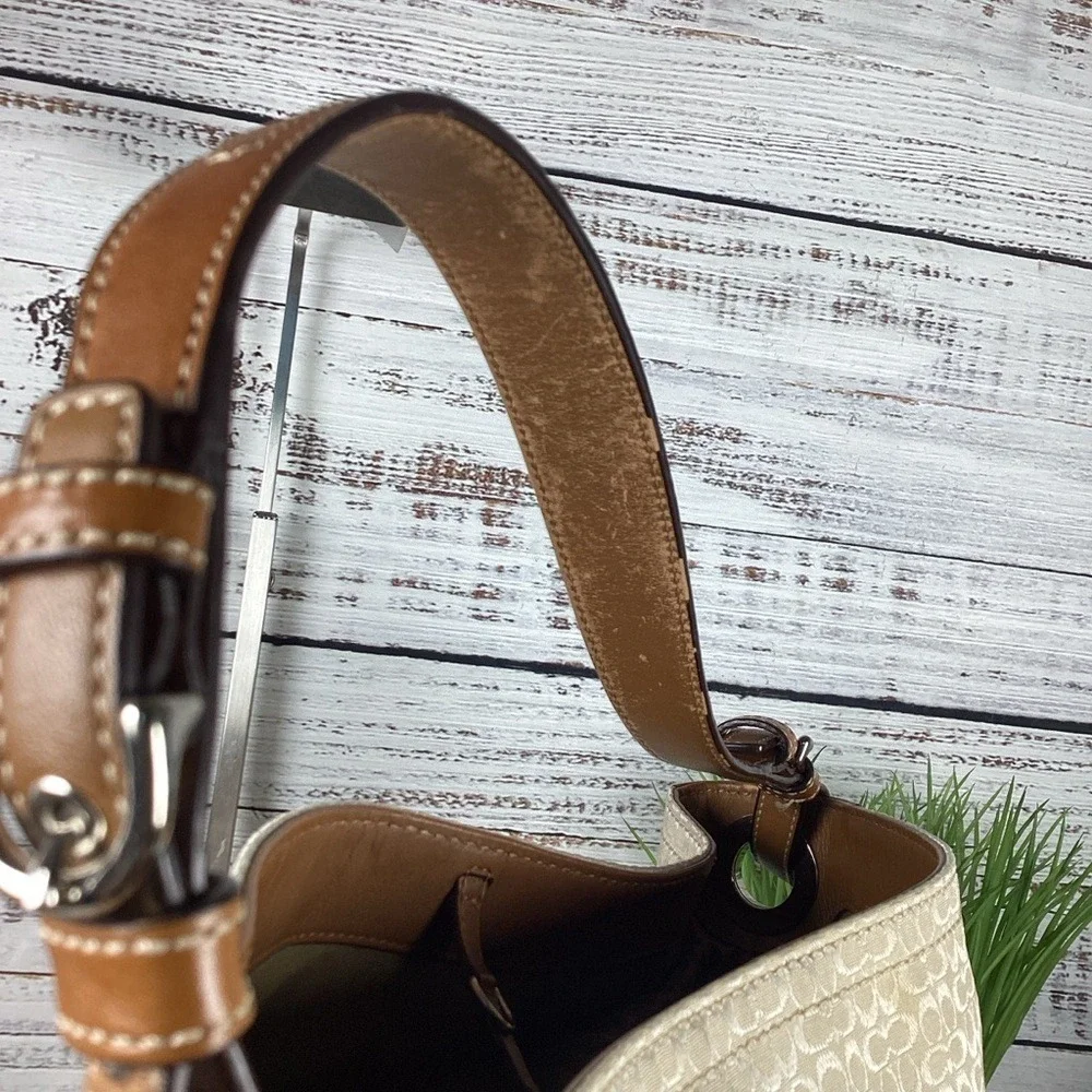 Coach F11666 Y2K Vintage Signature Tan and‎ Cream Shoulder Bag Leather Canvas